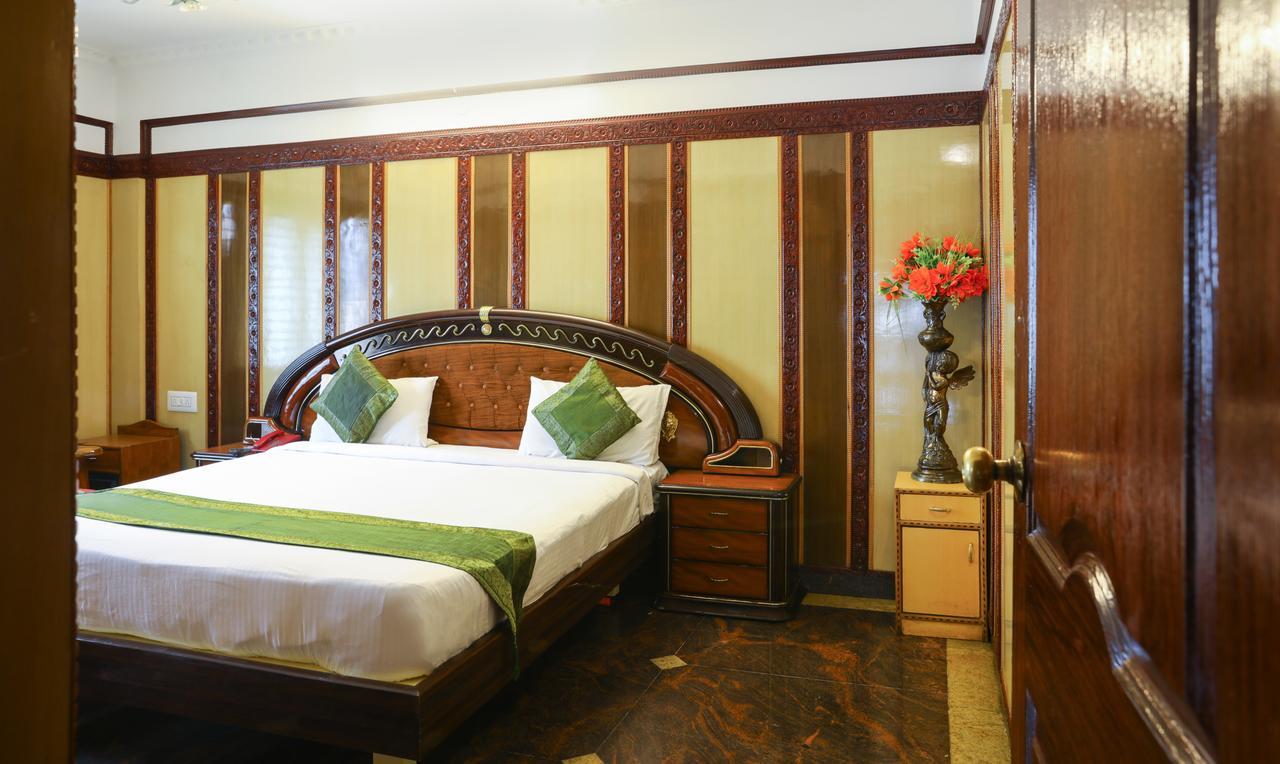 Treebo Nava Nidhi Comforts Bangalore Extérieur photo